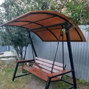 Качели с навесом